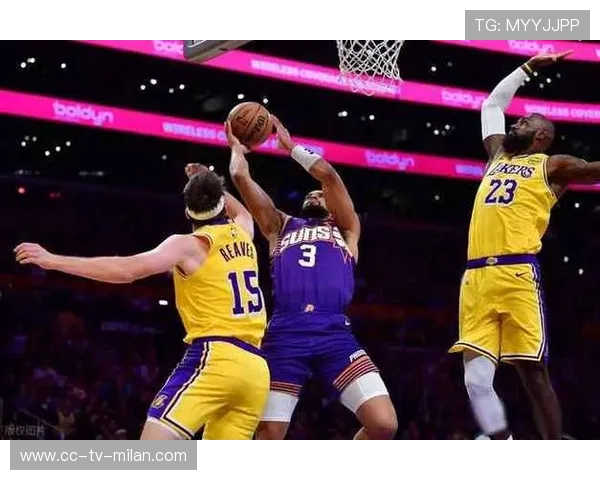 太阳球员防守协作赢得多次抢断